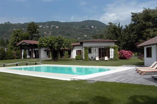 Relais Dolce Lago — 4-Star Luxury Hotel in Lesa, Italy