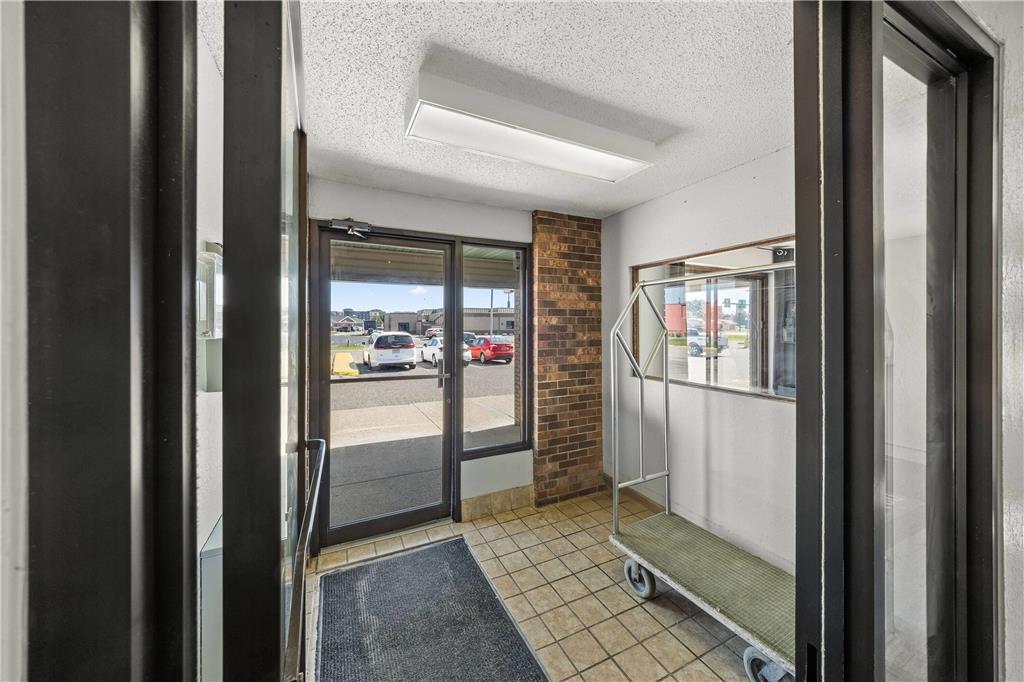 Days Inn by Wyndham Winona - photo 10