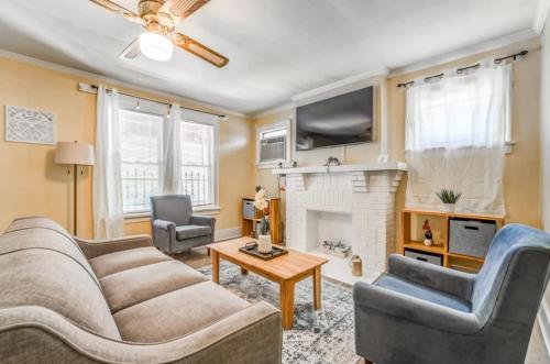 Near Shopping & Dining Magic in Midtown 2 Units in Memphis, United States