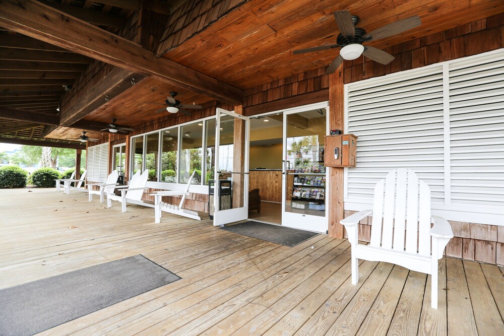 Barefoot Resort & Yacht Club - photo 96
