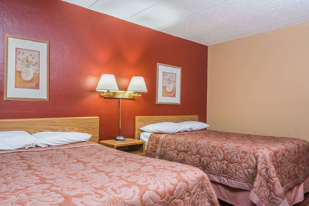 Super 8 by Wyndham Brooklyn Center MPLS - photo 10