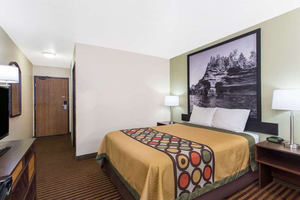 Super 8 by Wyndham Eau Claire I 94 - photo 6
