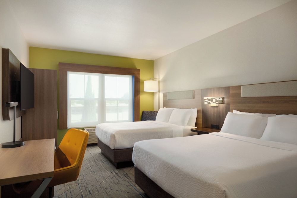 Holiday Inn Express West Sacramento - photo 7