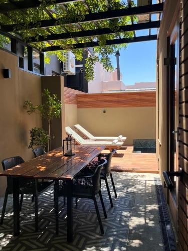Rose Cottage — 4-Star Luxury Hotel in Cape Town, South Africa