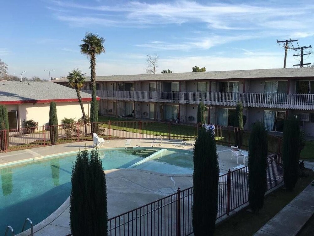 Majestic Inn — hotel in Visalia