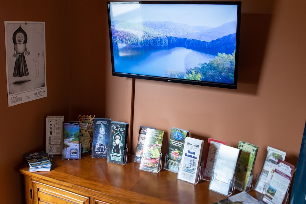 Elk River Hotel & Cafe - photo 5
