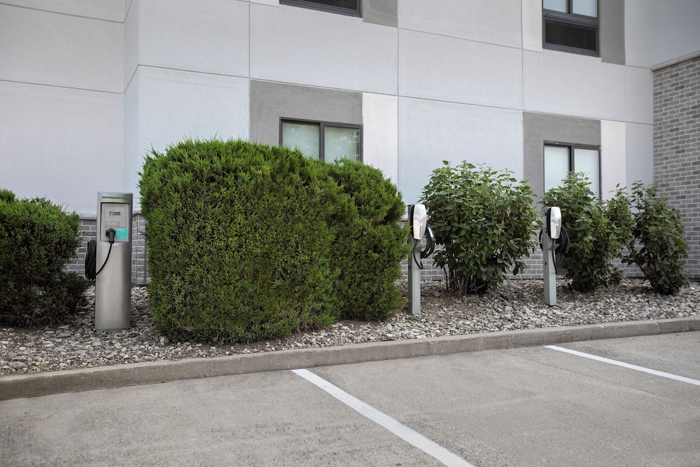 Hampton Inn Waterloo Cedar Valley - photo 49
