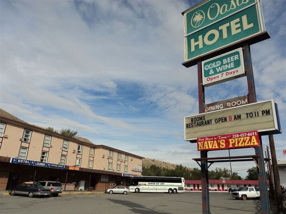 Oasis Hotel - carbon neutral hotel in Cache Creek