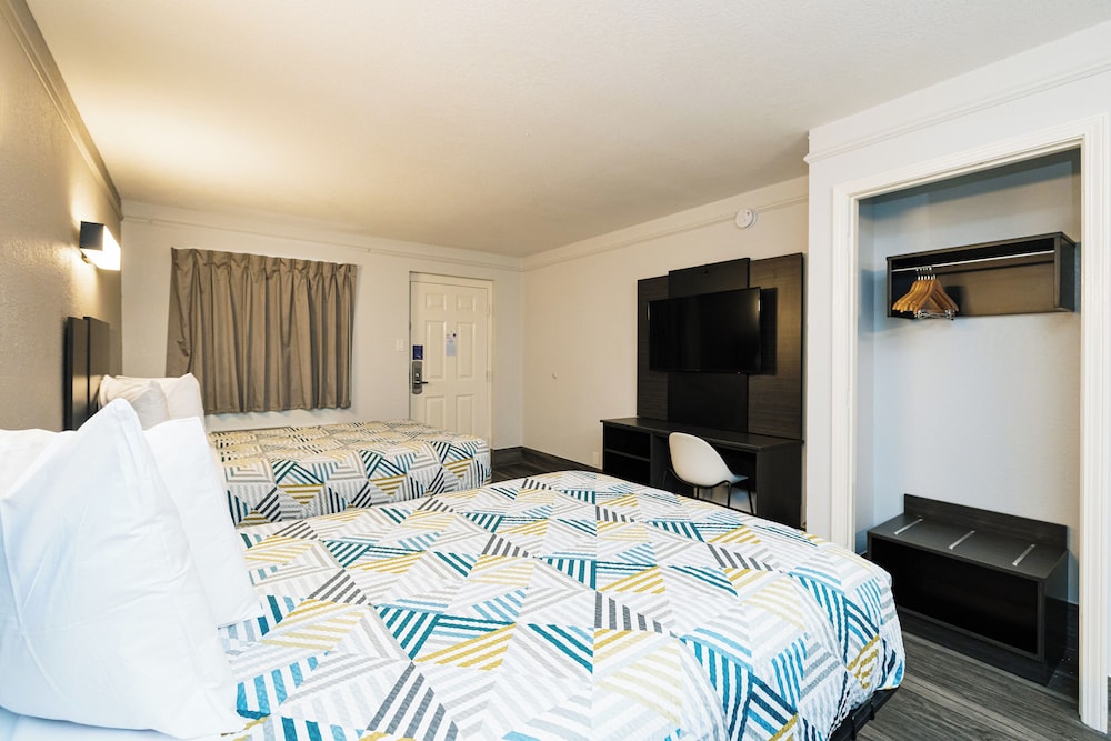 Motel 6 Baytown TX Garth Rd - photo 6