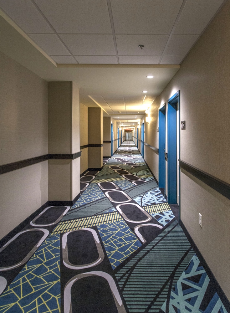 Hampton Inn Hibbing - photo 35