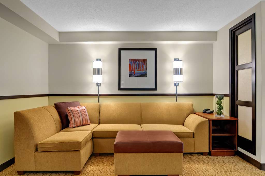 Hyatt Place Fort Lauderdale Cruise Port & Convention Center - photo 32