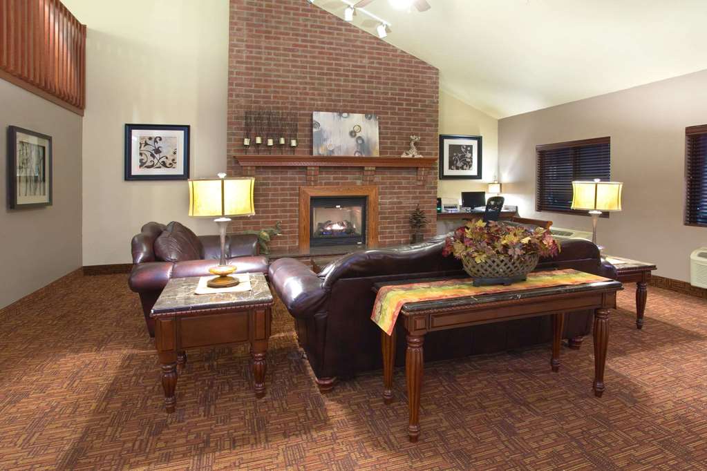 AmericInn by Wyndham New London - featured photo