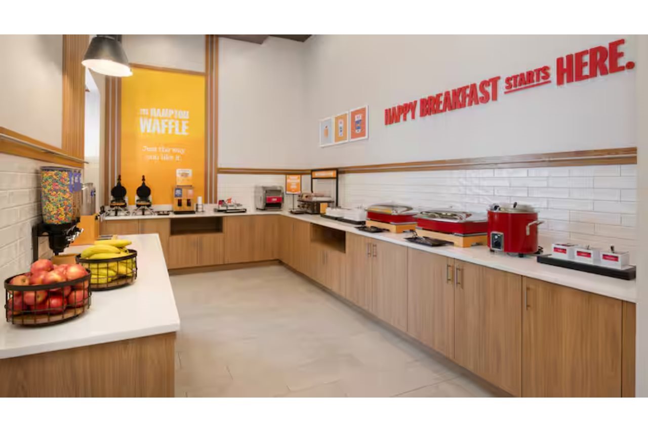 Hampton Inn by Hilton North Hollywood - photo 9