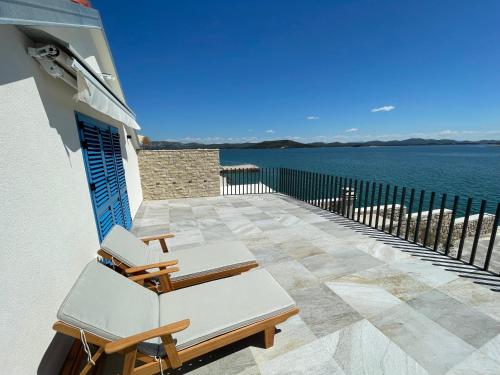 Beachfront Villa Murter — 4-Star Luxury Hotel in Murter, Croatia