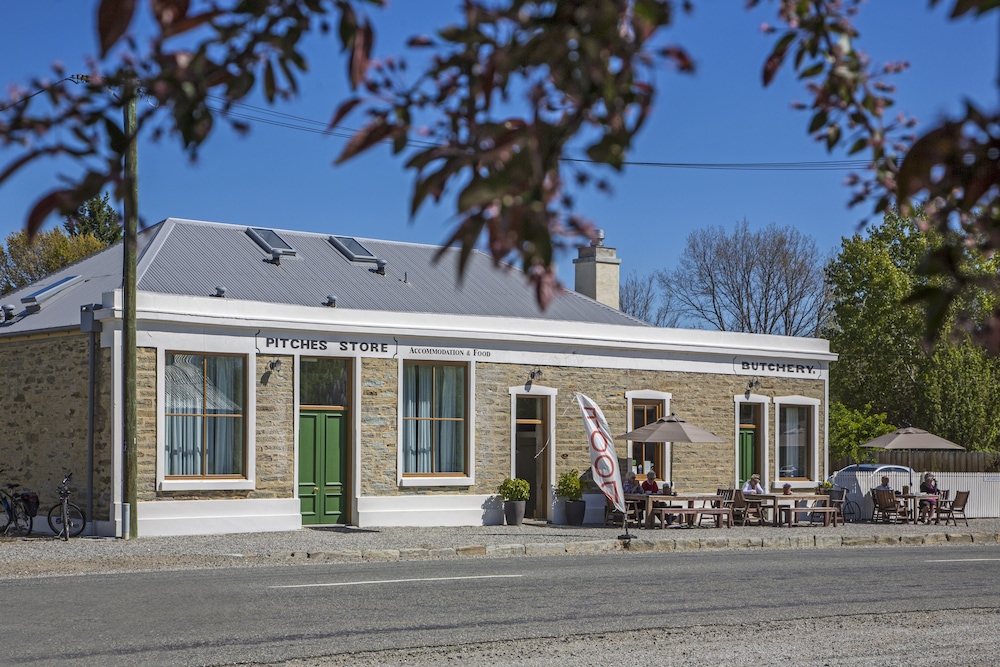 Pitches Store - last minute hotel in Unknown City