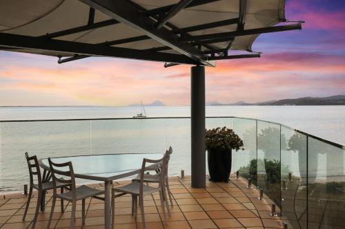 Villa Maris — 4-Star Luxury Hotel in Soldiers Point, Australia
