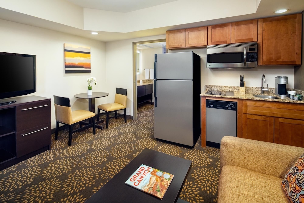 Holiday Inn & Suites Phoenix Airport North by IHG - photo 20
