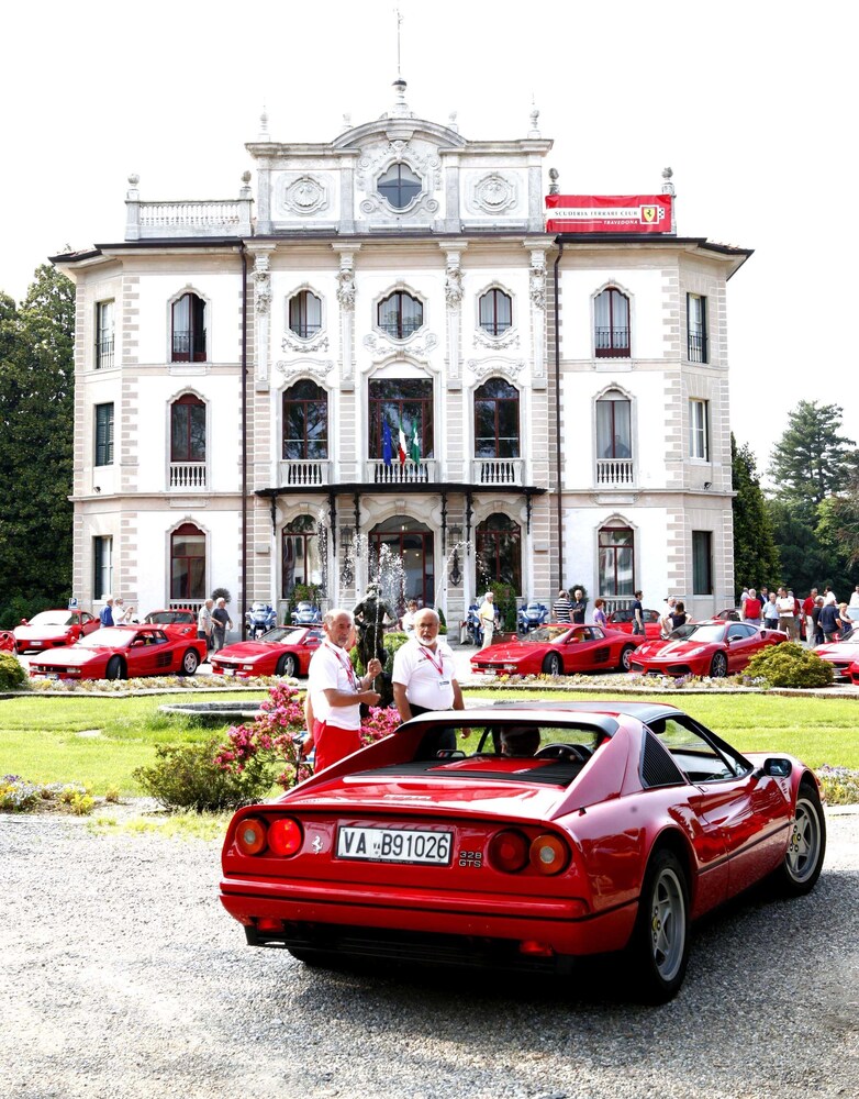 Hotel Villa Borghi — 4-Star Luxury Hotel in Varano Borghi, Italy