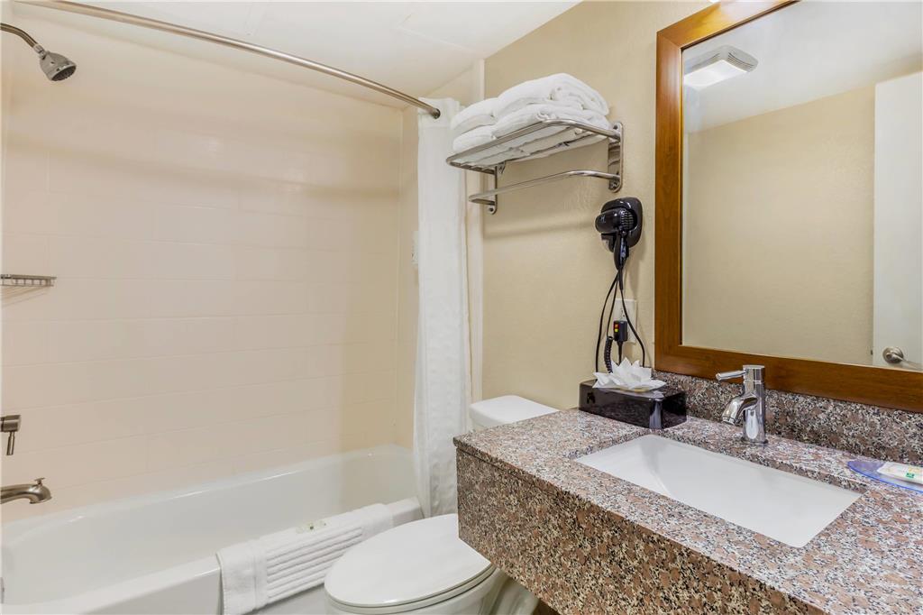 Quality Inn & Suites Spring Lake Fayetteville near Fort Bragg - photo 25