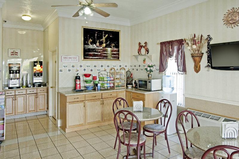 Rodeway Inn Canton - photo 30