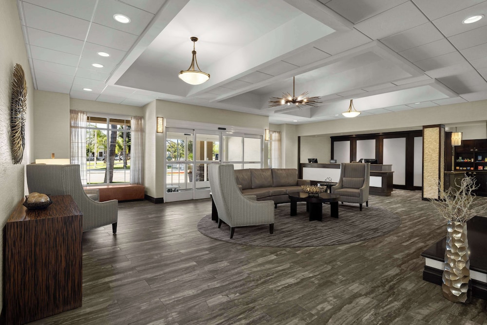 Homewood Suites by Hilton Bakersfield - photo 2