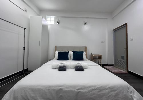 Riviera Cove 1 bedroom apartment with living room & kitchen — 4-Star Luxury Hotel in Male, Maldives