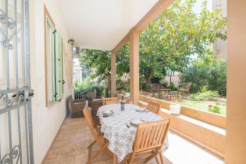 Maison Chloe — 4-Star Luxury Hotel in La Maddalena, Italy