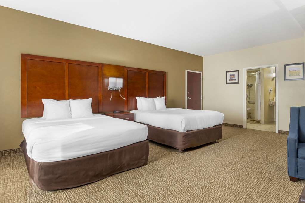 Comfort Suites Wilson I 95 - photo 14