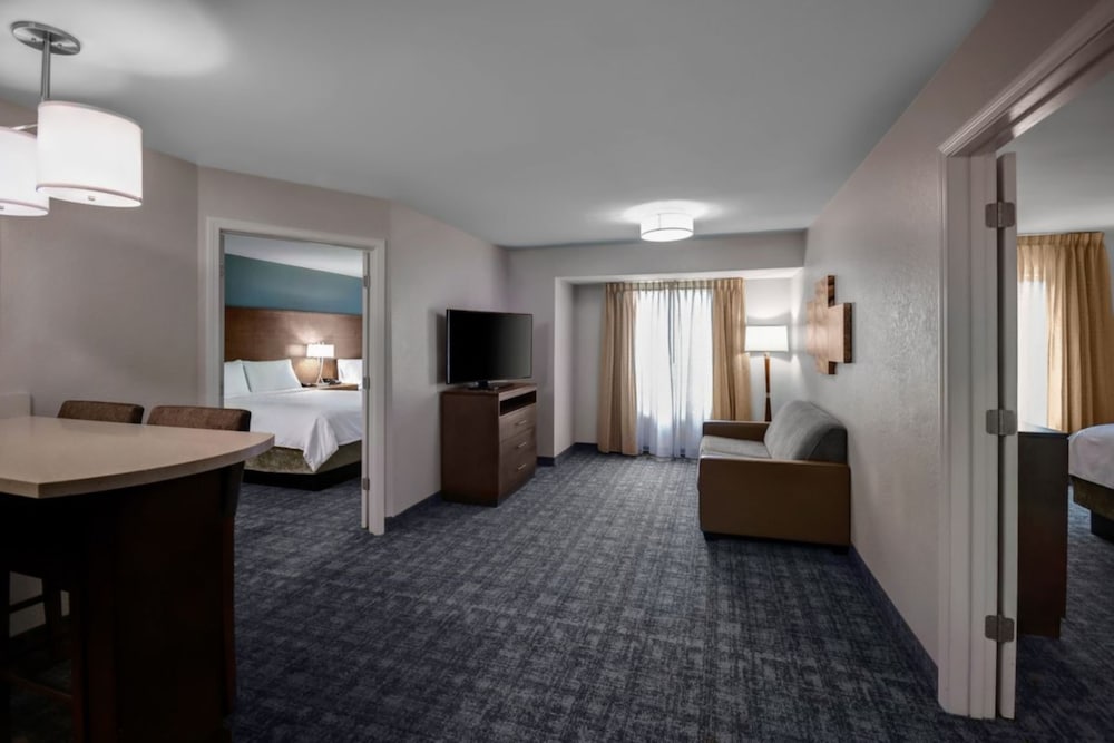 Staybridge Suites Southgate Detroit Area - photo 6
