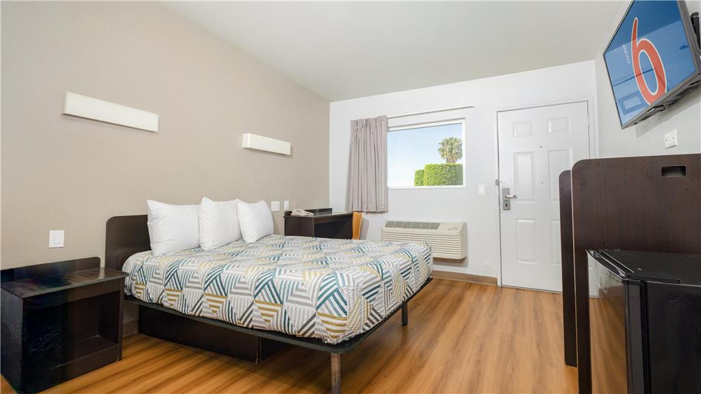 Motel 6 Ontario Airport - photo 6