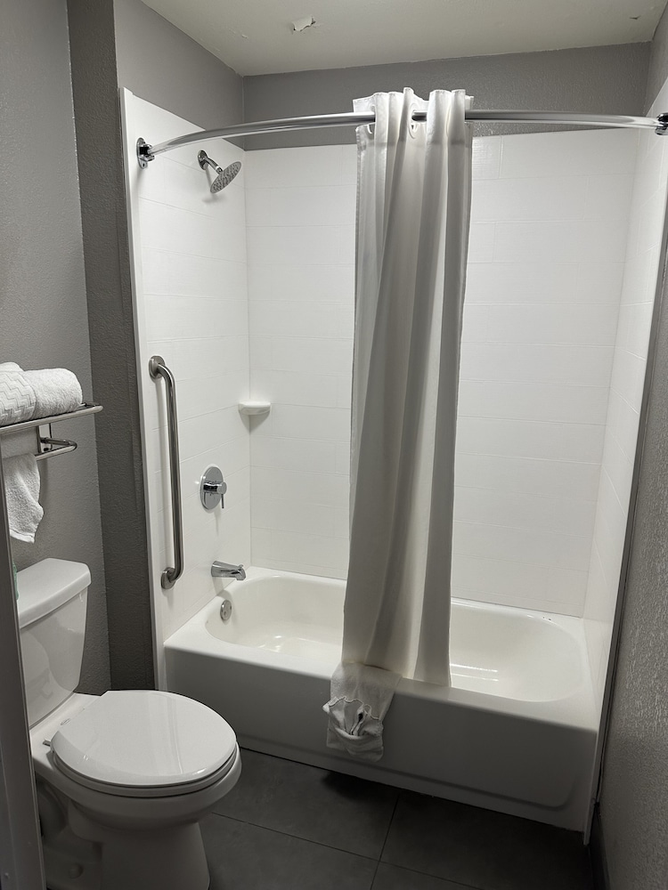 Bestway Inn - photo 16