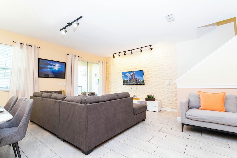 Magnificent 5Bd w Pool @ Storey Lake 4800 - photo 19