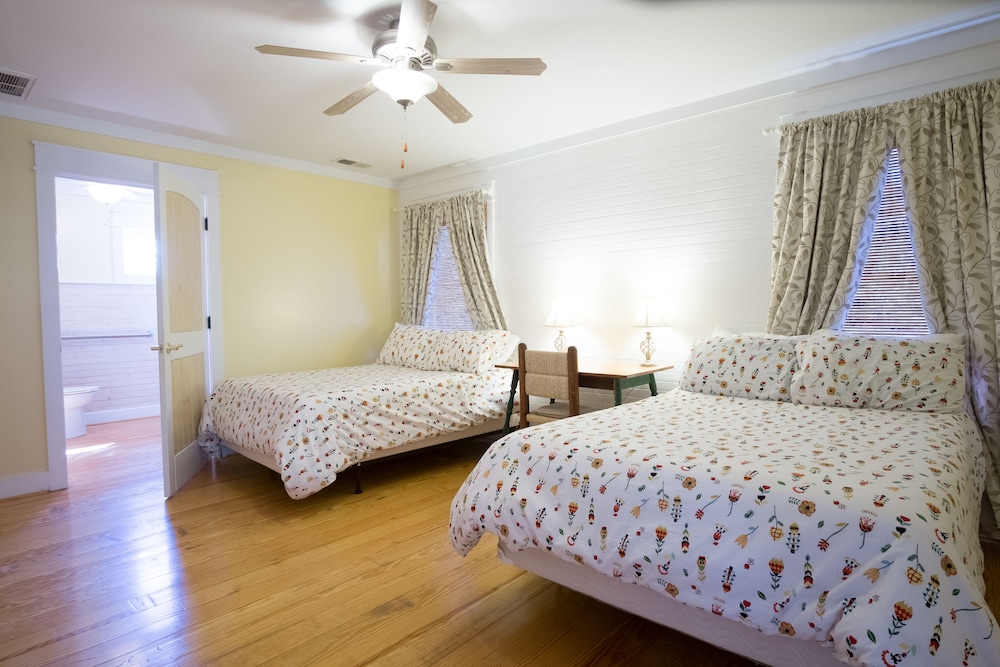 Swamp Rabbit Inn Travelers Rest - photo 20