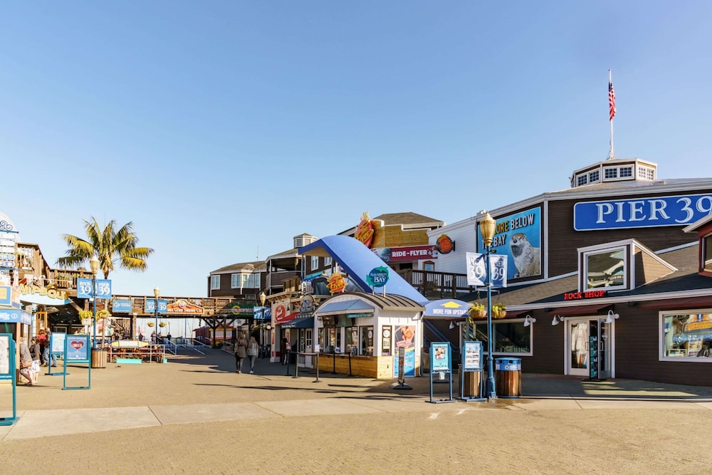 Hotel Caza Fisherman's Wharf - photo 94