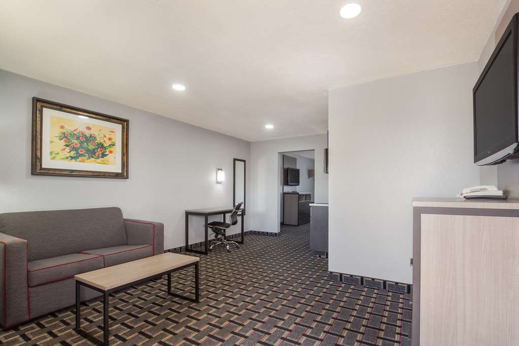 Knights Inn and Suites Salem - photo 19