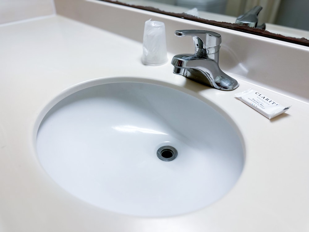 Americas Best Value Inn Salina - photo 14