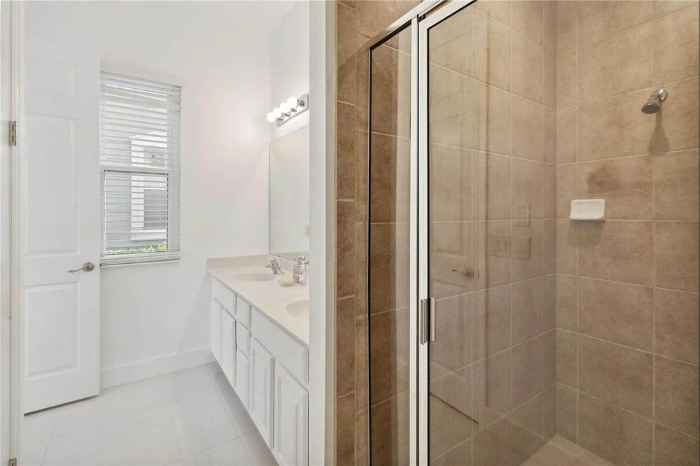 Gorgeous 4Bd Close to Disney With Spa at Reunion Resort 1552 - photo 14