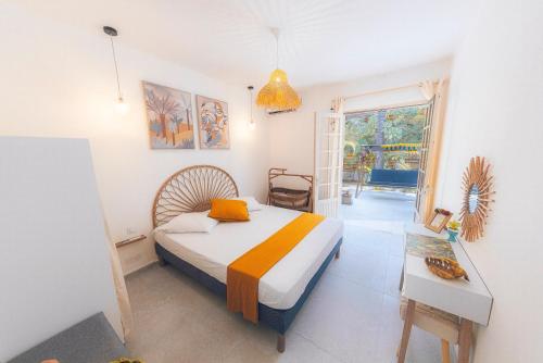 Villa Aloues't 50 mètres de la plage Piscine 4 chambres 12 adultes — 4-Star Luxury Hotel in Saint-Paul, Réunion
