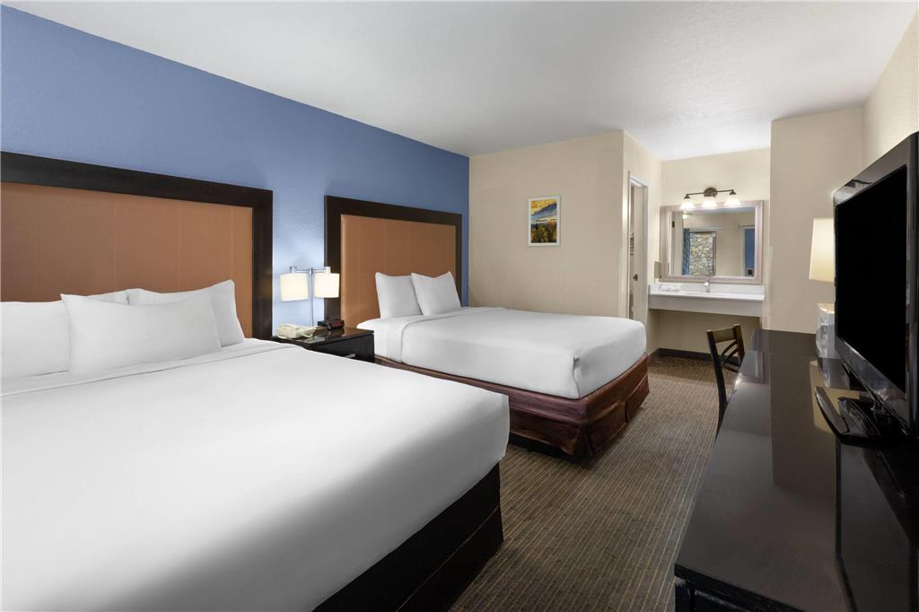 Days Inn by Wyndham Mackinaw City Bridgeview Area - photo 12