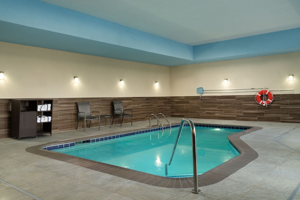 Fairfield Inn & Suites by Marriott London - photo 26