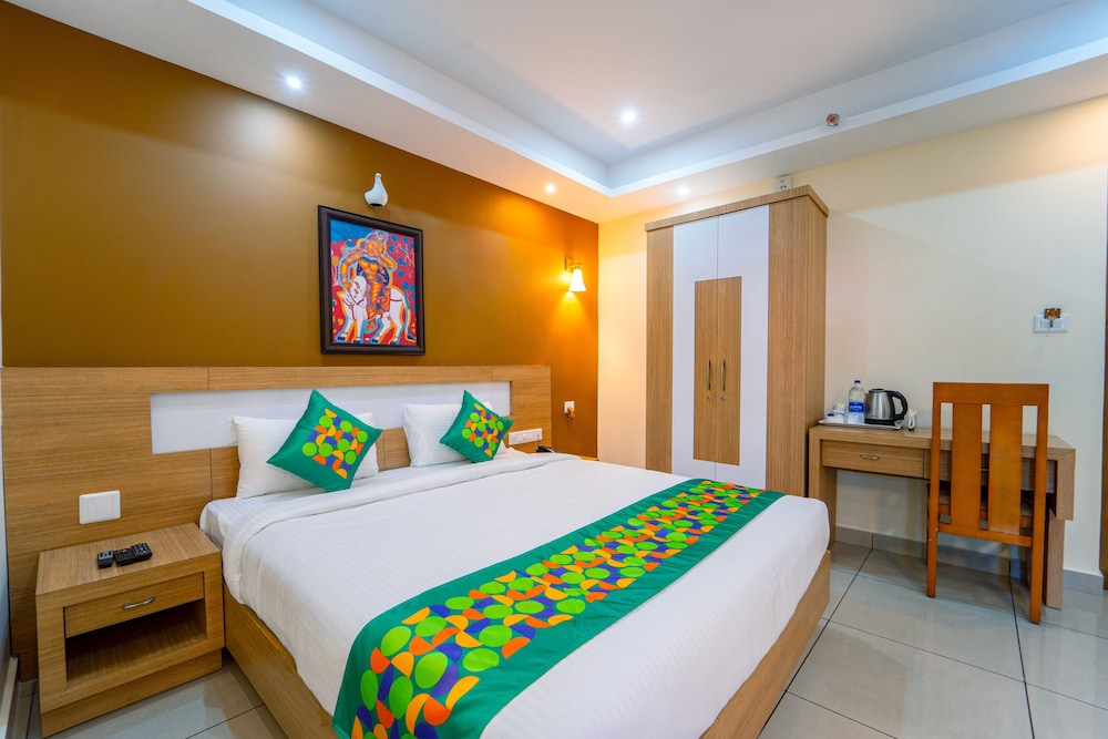 Treebo Sree Varshavilas Regency 500 Mtrs From Guruvayoor Temple — Chetwayi