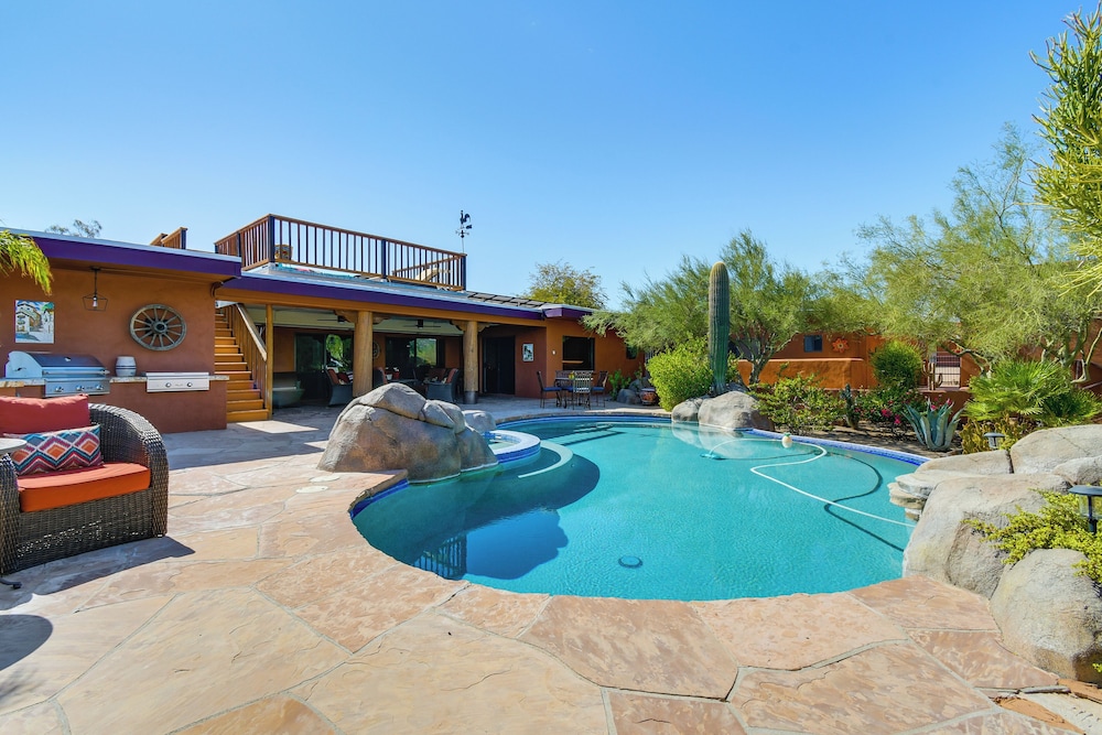 Full Circle Ranch with Mtn Views in Cave Creek — 4-Star Luxury Hotel in Cave Creek, United States