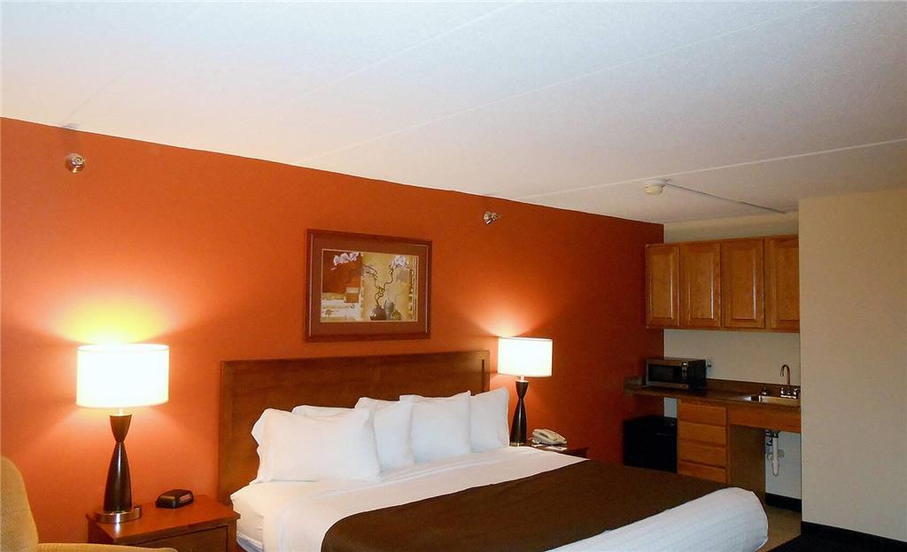 AmericInn by Wyndham Cedar Rapids Airport - photo 24
