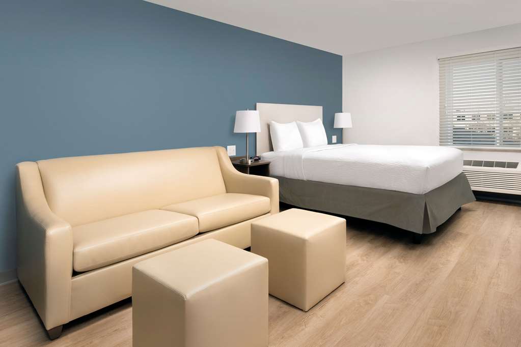 WoodSpring Suites Toledo Maumee - photo 14