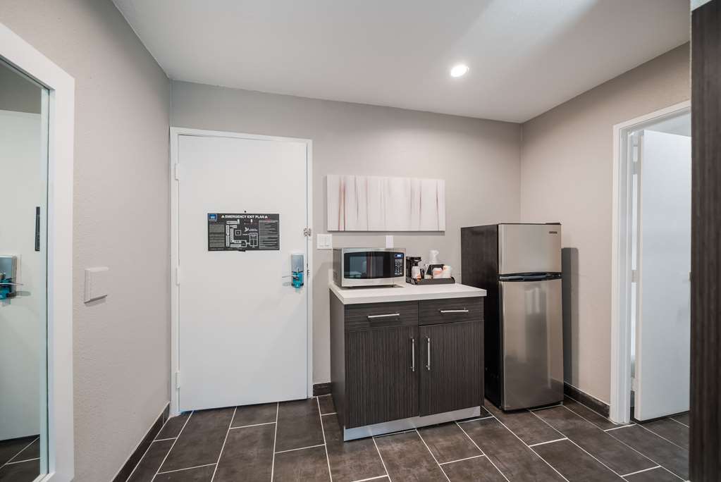 Clarion Pointe Marshall - photo 10