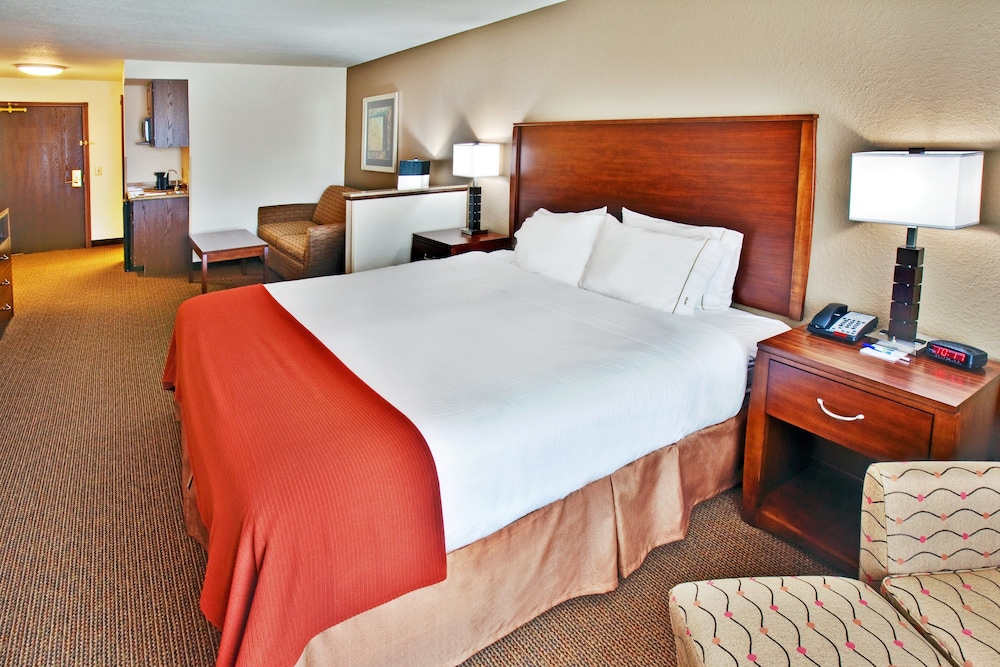Holiday Inn Express Hotel & Suites Dubuque by IHG - photo 7