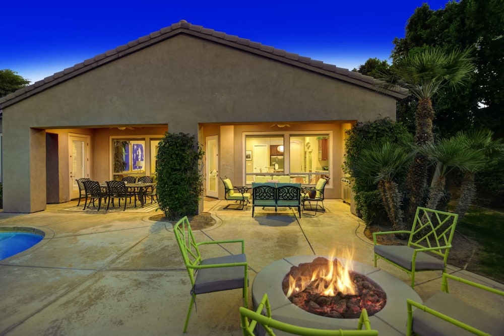 Songbird by Avantstay Pool Spa Firepit Tons of Outdoor Seating - photo 4