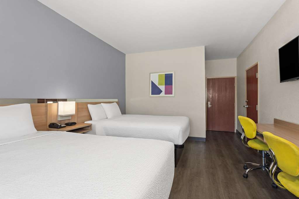 Microtel Inn & Suites by Wyndham Panama City - photo 23