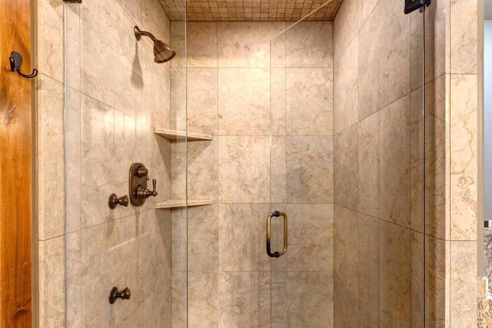 Best Location Steps to Main St Free City Bus to Deer Valley PC Resort Expansive 4 Bedroom Penthouse with Hot Tub BBQ PRH 685 by KBM Resorts - photo 22