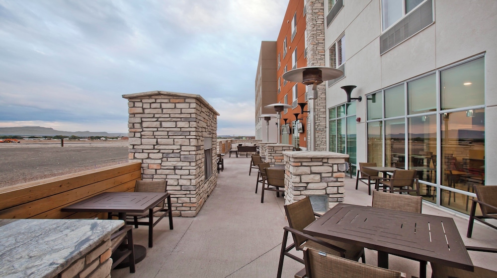 Holiday Inn Express and Suites Green River - photo 46